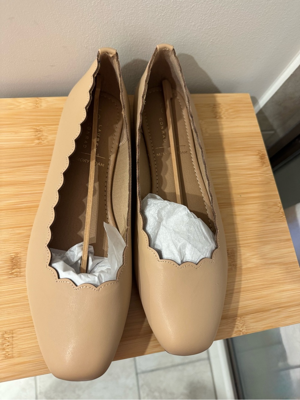 LC Lauren Conrad Giselle Scalloped Ballet Flats Taupe NIB Size 11